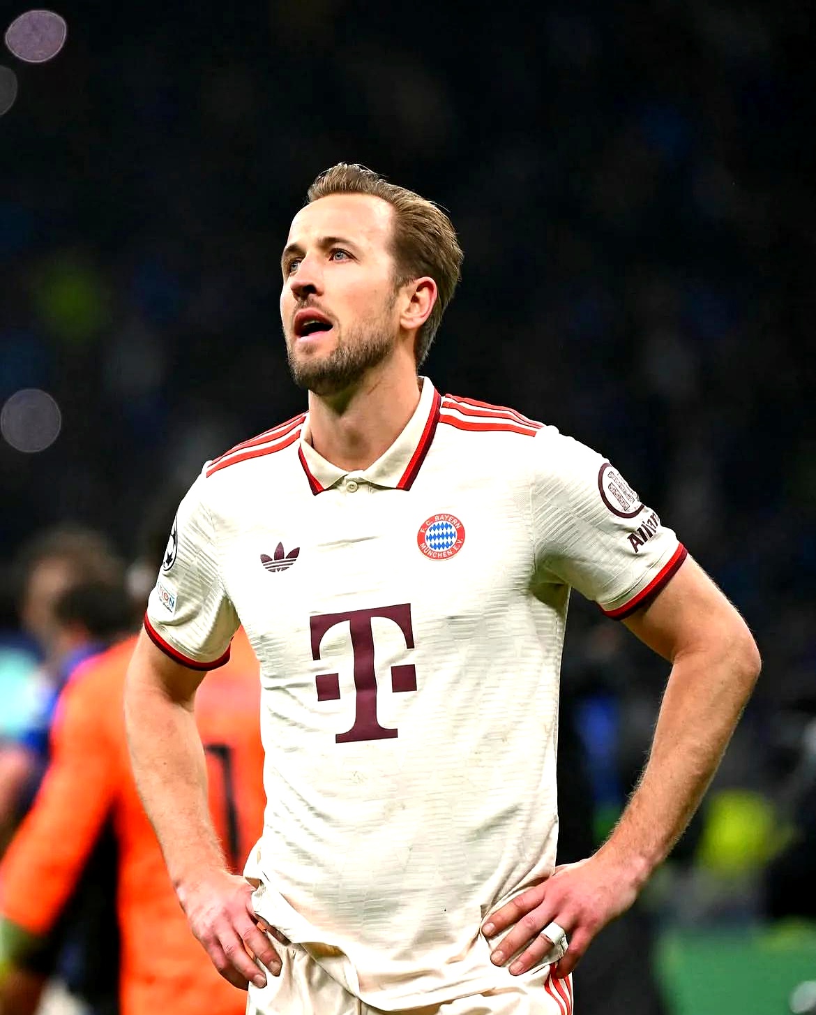 关于丹麦险胜里昂，哈里·凯恩爆发神勇的信息