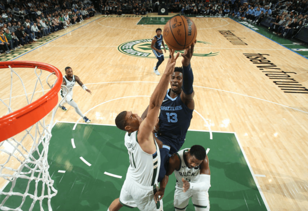 雄鹿逆转雄鹿B队，米尔萨普统治全场