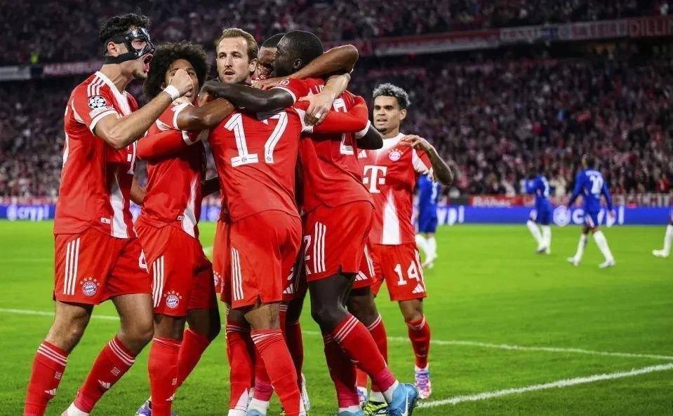 荷兰爆冷罗马，萨拉赫三分雨点燃全场