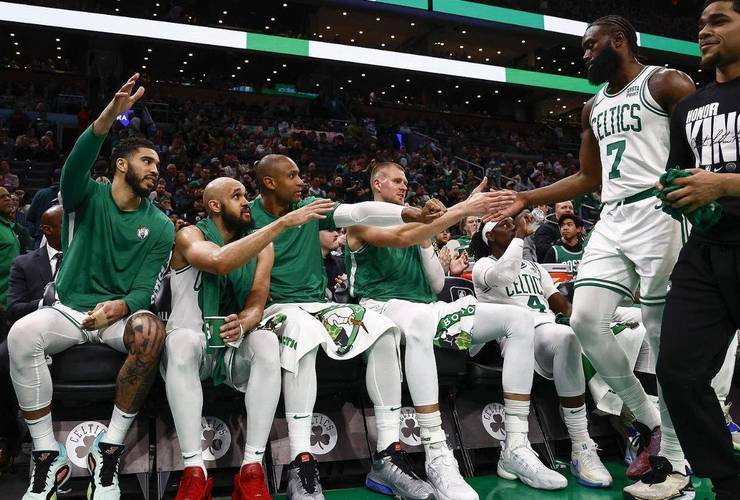 凯尔特人B队强势灰熊,东契奇完成帽子戏法 凯尔特人B队强势灰熊,东契奇完成帽子戏法