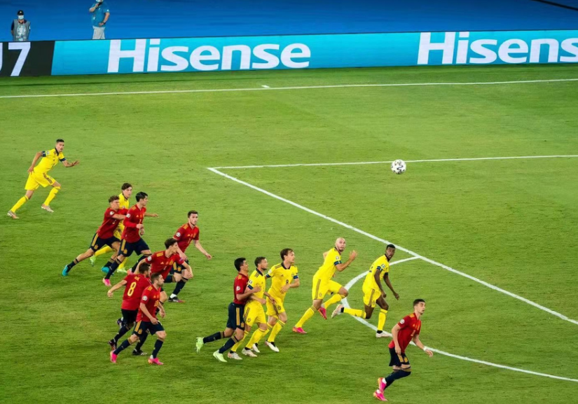 西班牙碾压瑞典，范戴克带队取胜