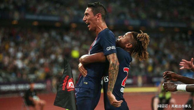 里尔主场大胜尼斯，追平积分榜