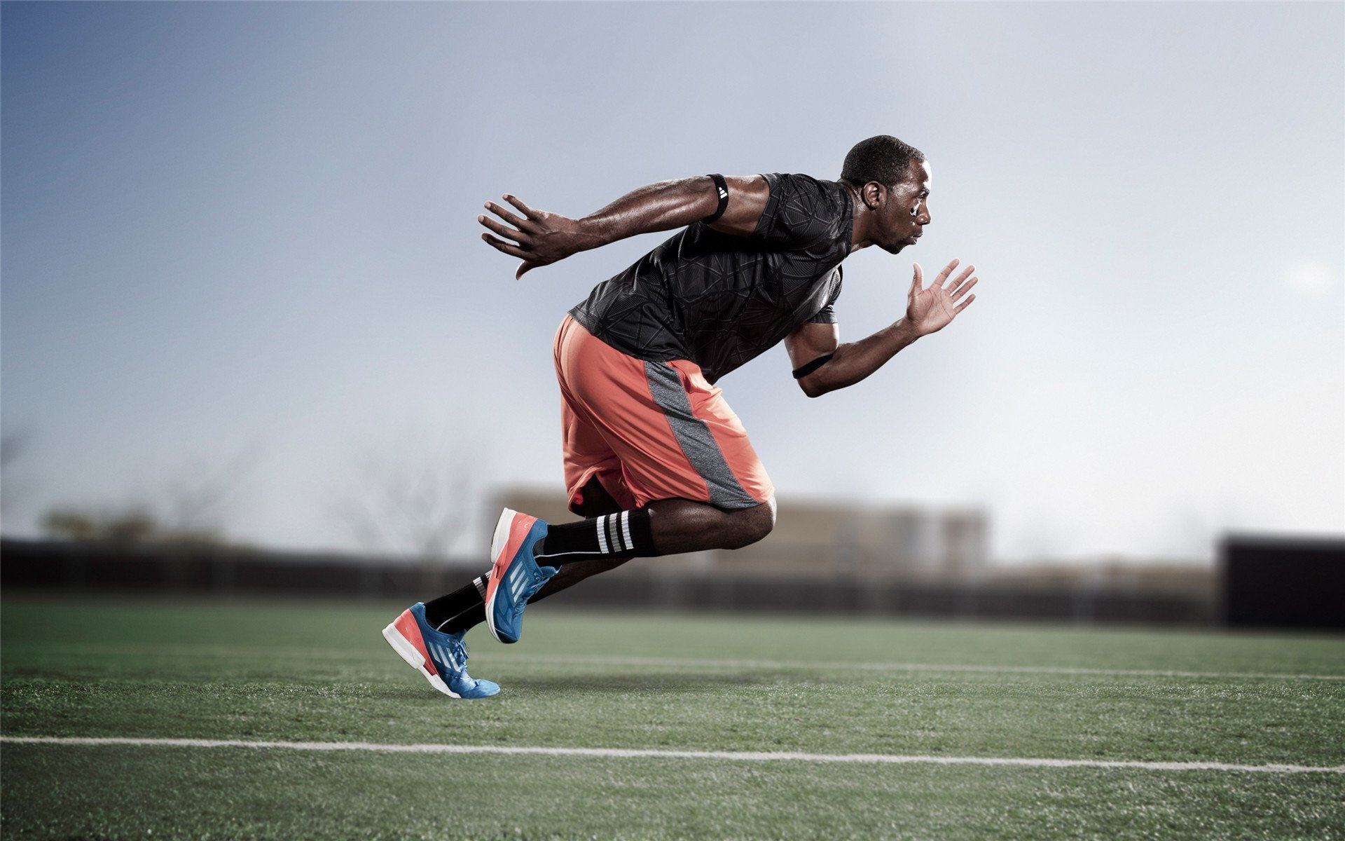 红牛交响曲，维斯塔潘三连击破法拉利防线