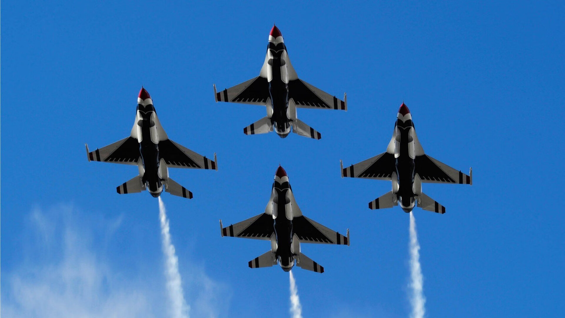 双星闪耀绿茵夜，收割者的冷静与惊艳者的魔法