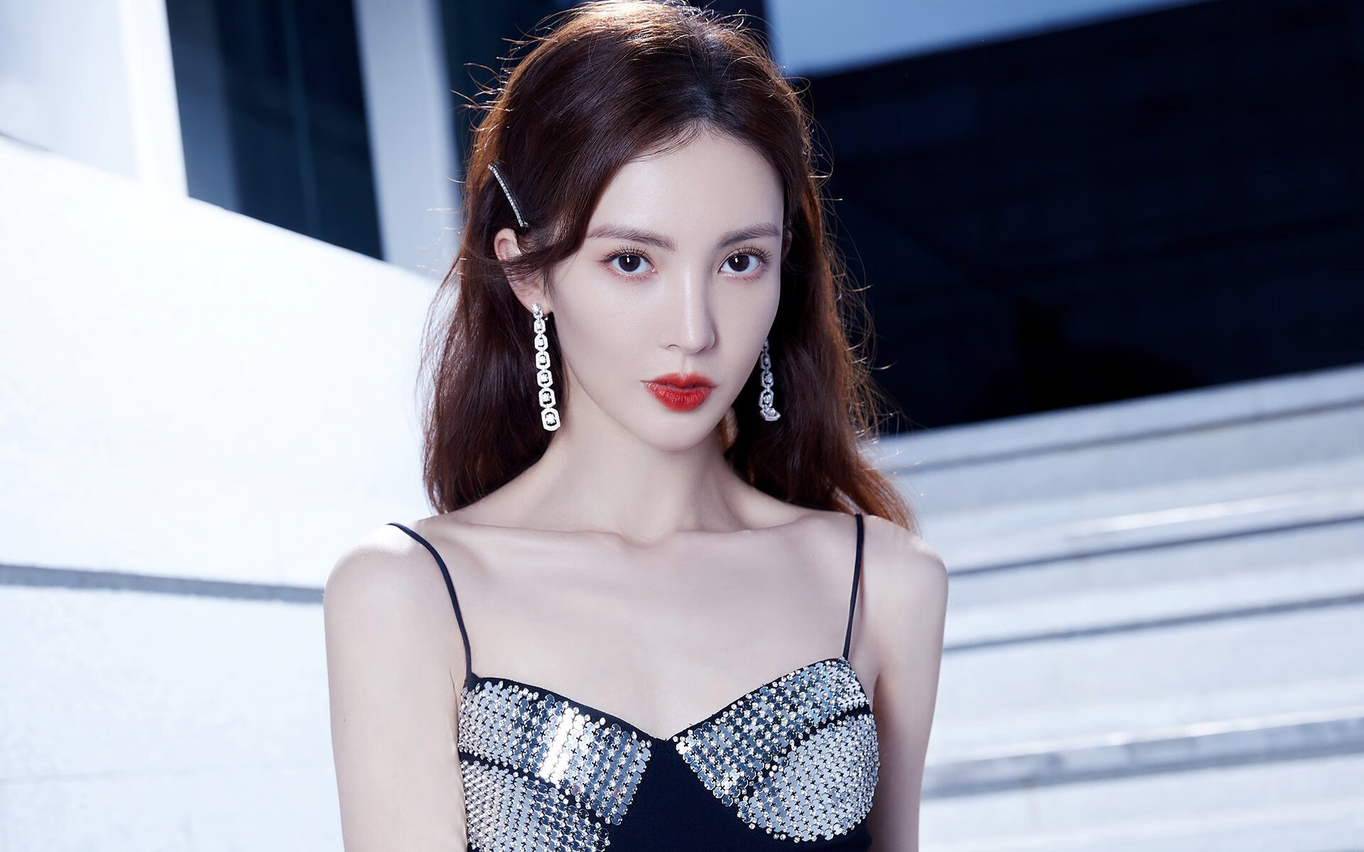 足球时空交错，日本加时撼动比利亚雷亚尔，拉什福德西甲德比书写传奇