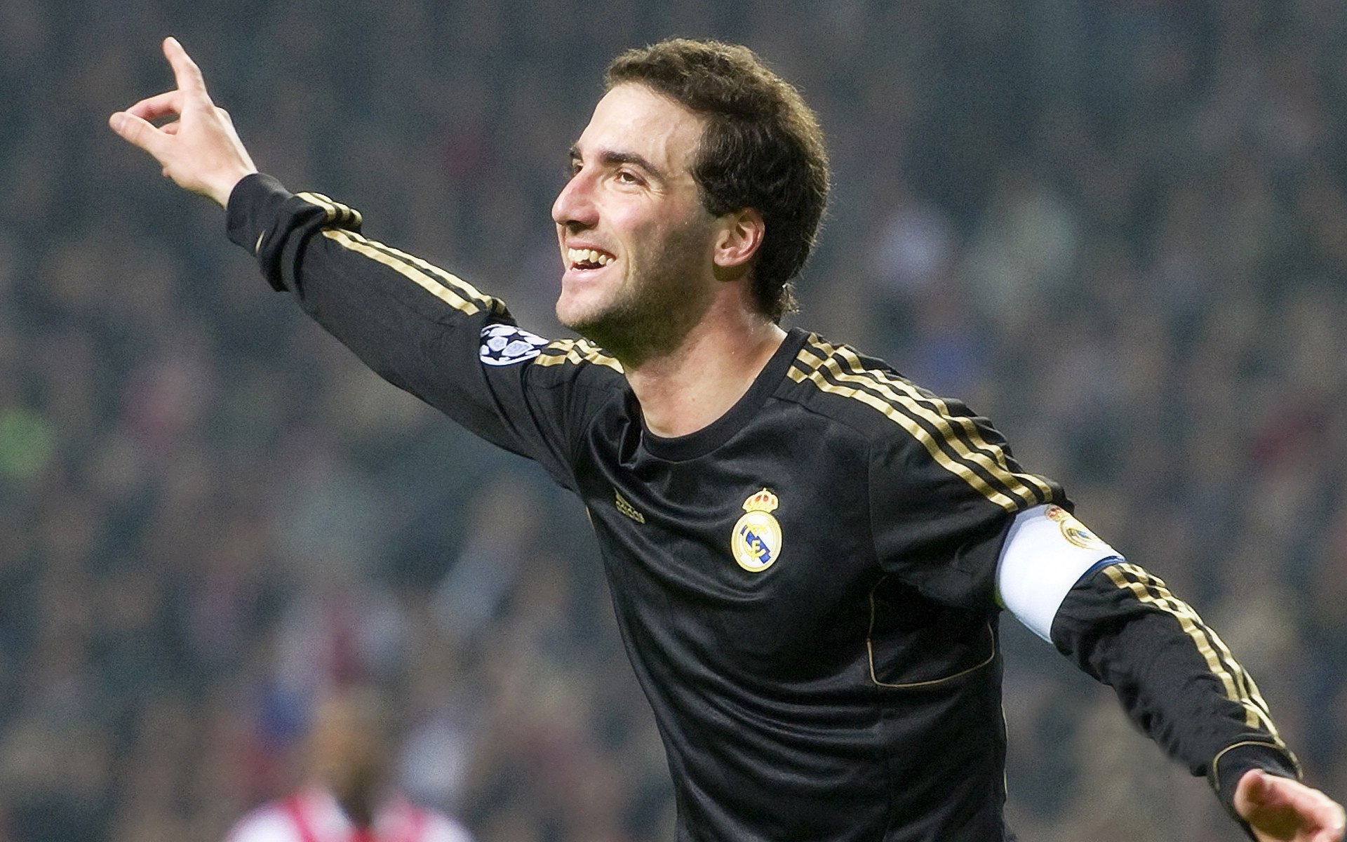 德甲争冠夜，孔德一锤定音，助队登顶