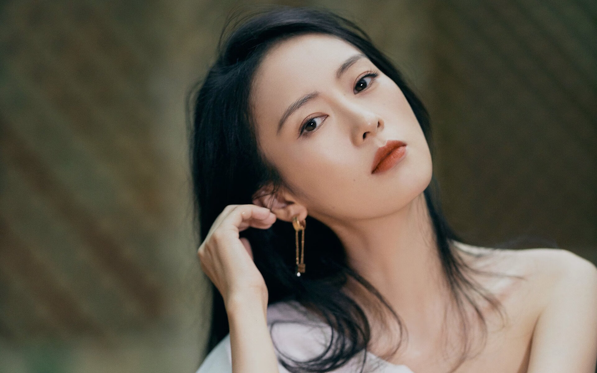 跨界王座，当季后赛的开拓者强行终结掘金，塔图姆已在F1赛道接管冠军争夺战